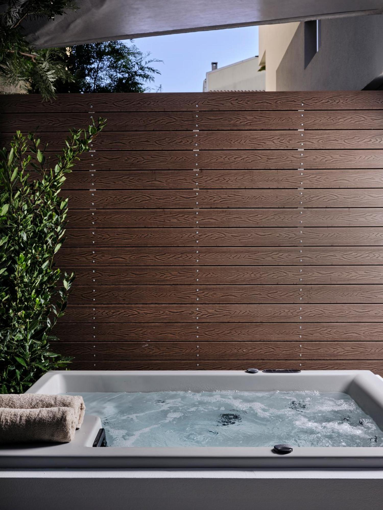 Bond Smart Living Suites Athens Ngoại thất bức ảnh