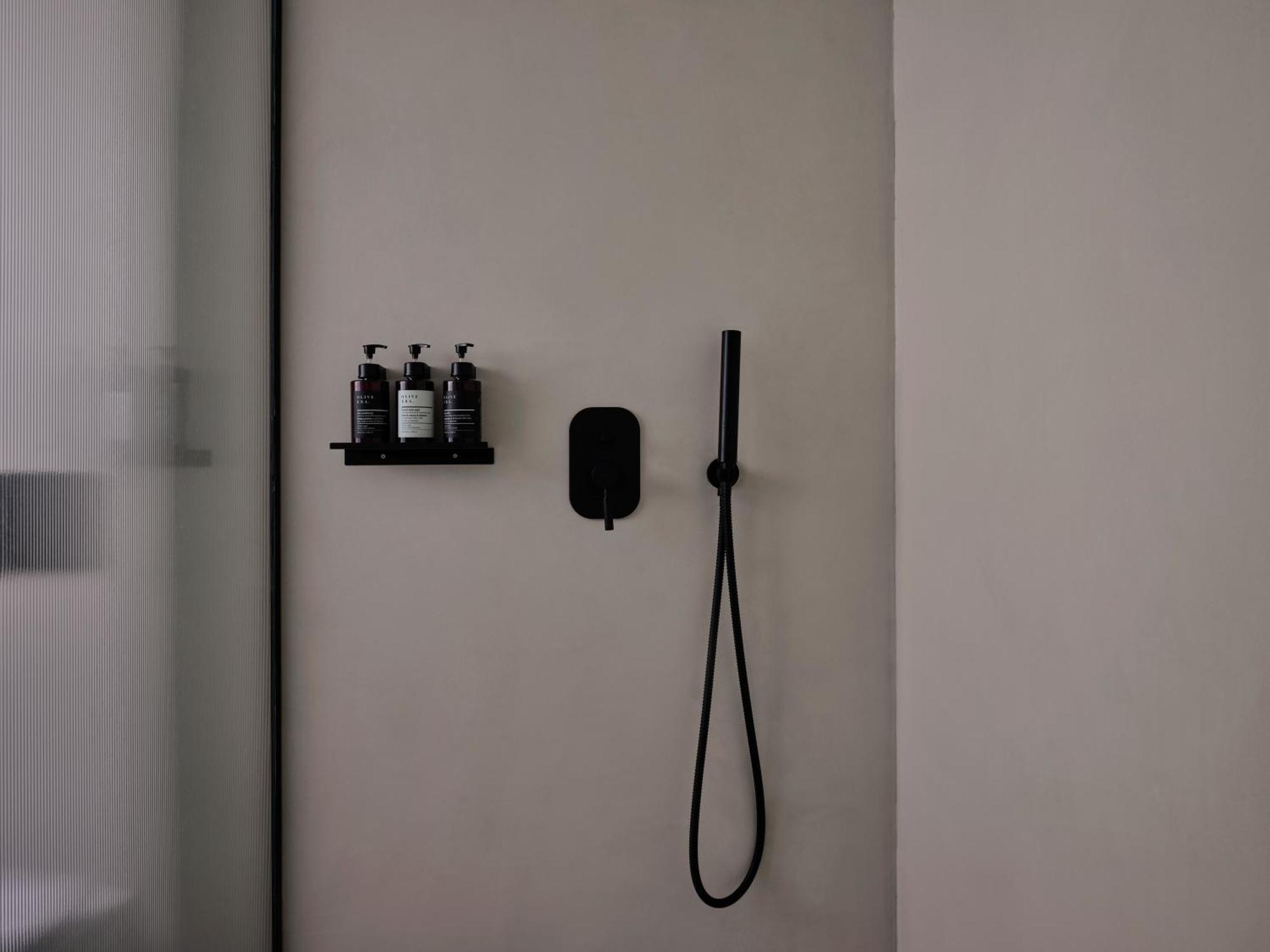 Bond Smart Living Suites Athens Ngoại thất bức ảnh