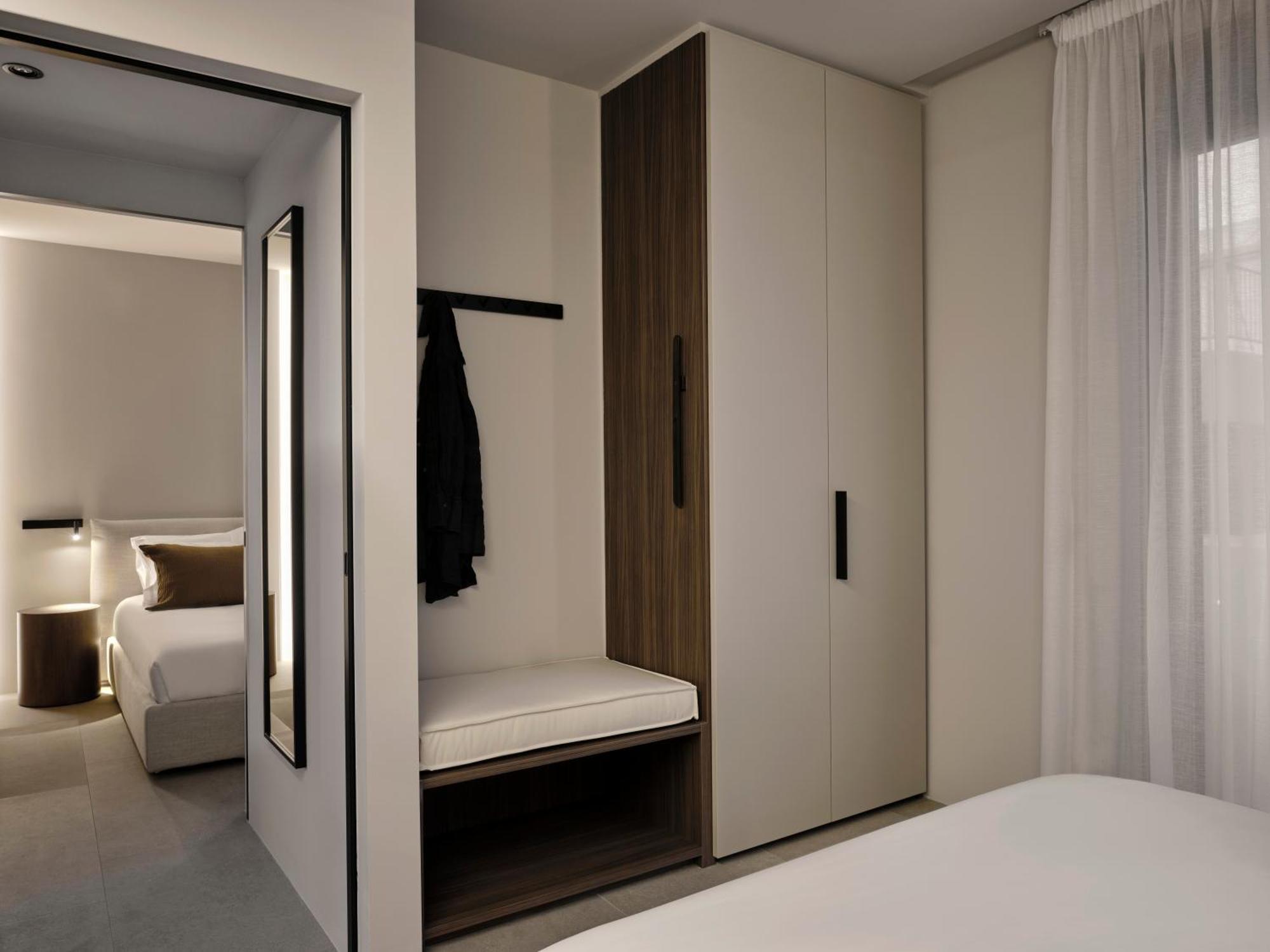 Bond Smart Living Suites Athens Ngoại thất bức ảnh