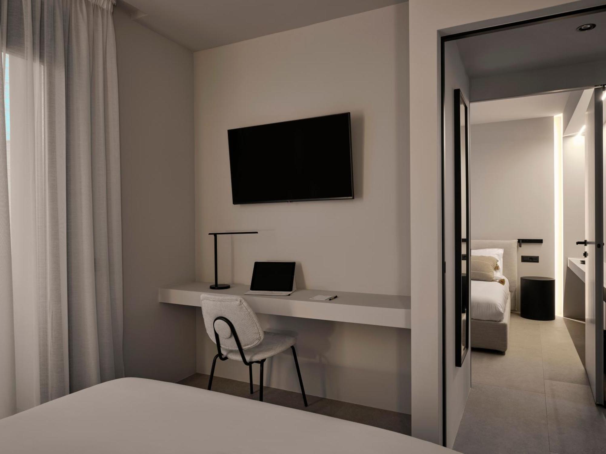Bond Smart Living Suites Athens Ngoại thất bức ảnh