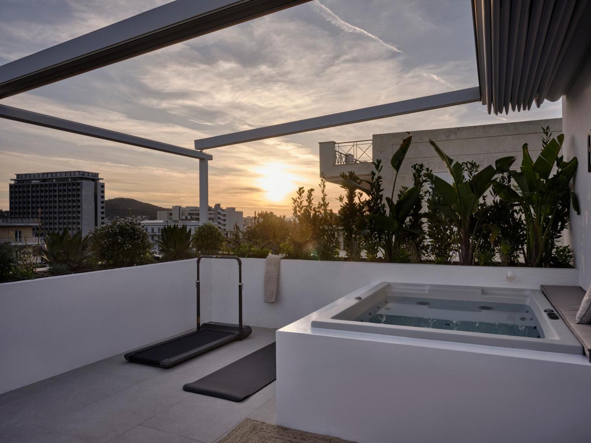 Bond Smart Living Suites Athens Ngoại thất bức ảnh