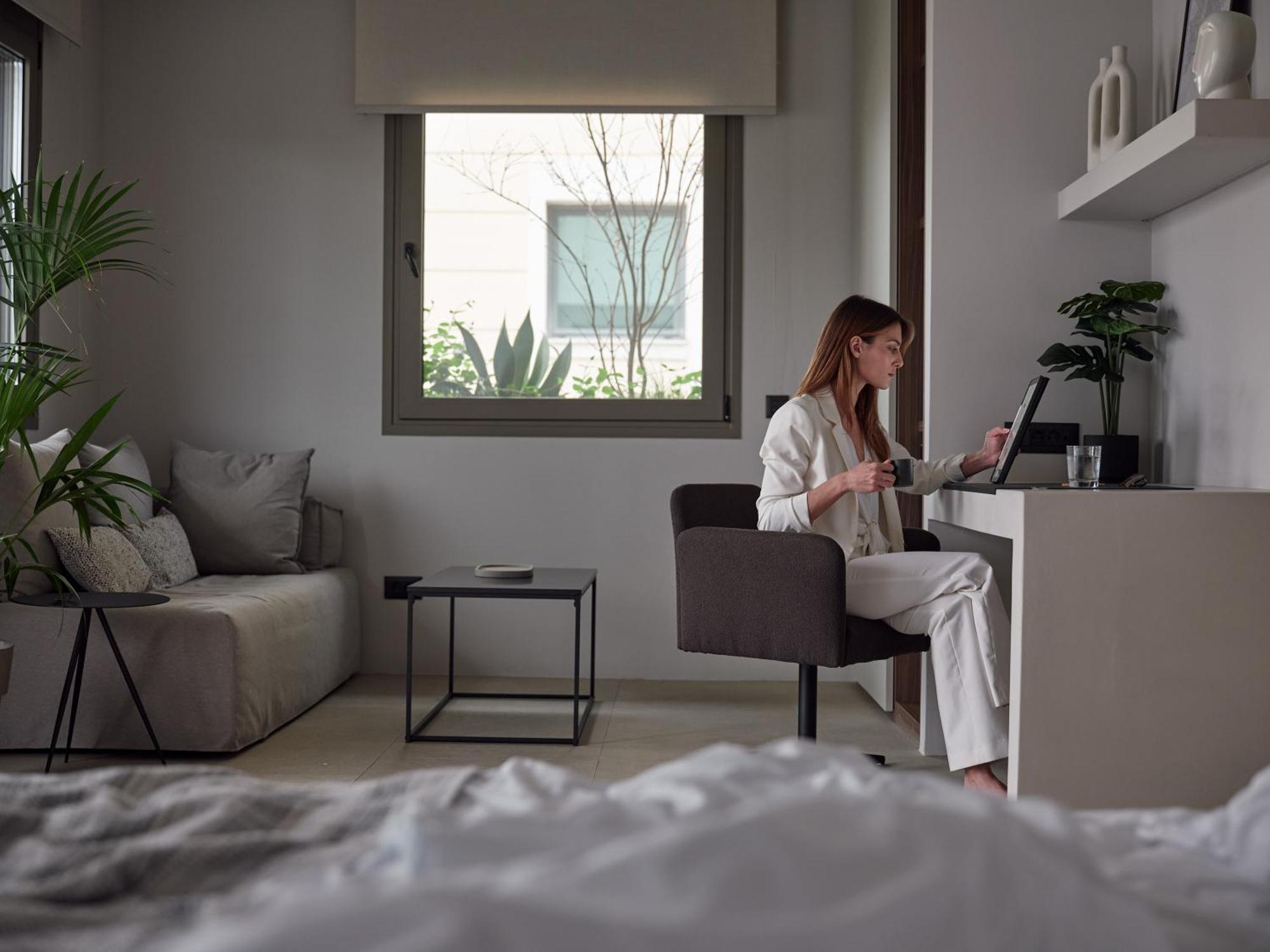 Bond Smart Living Suites Athens Ngoại thất bức ảnh